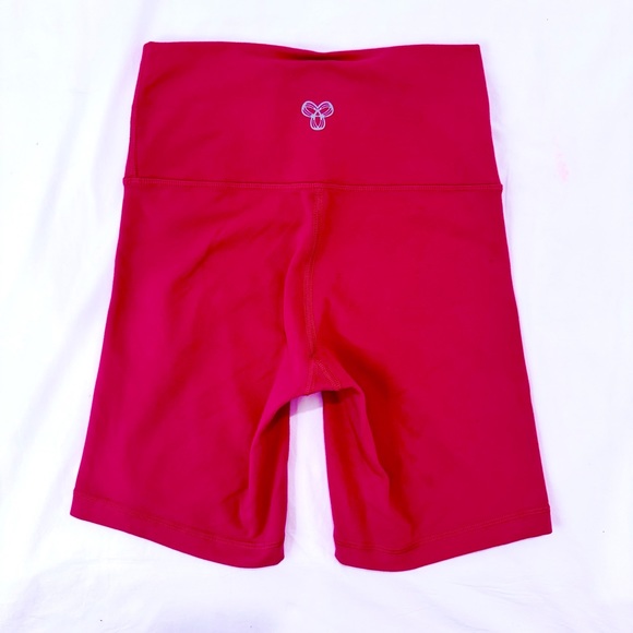TNA Pants - SOLD Ⓜ️ Aritzia TnAction TnaBUTTER Atmosphere Bright Pink Bike Shorts